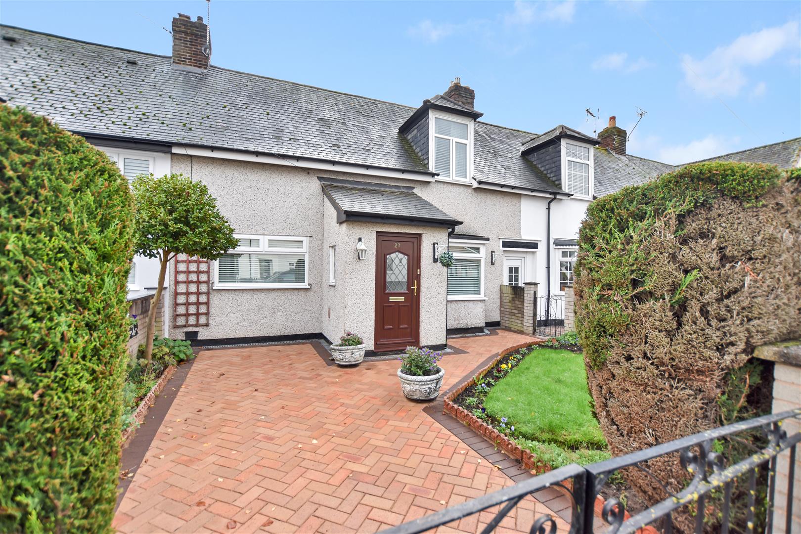 For Sale 2 Bed House mews